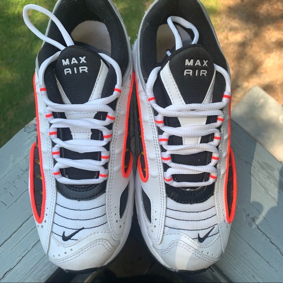 Air Max Tailwind 4 GS 'White Black Crimson' - Picture 10 of 10